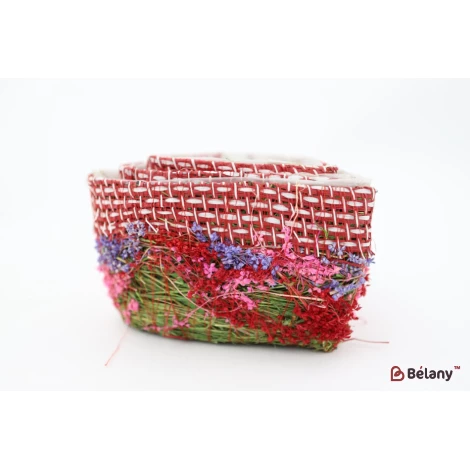 Набір кашпо з сухоцвітами у формі серця рожево-червоний. - Фото