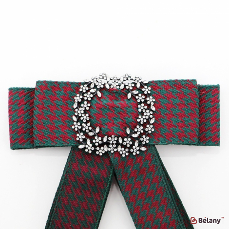 Брошь "White wreath"