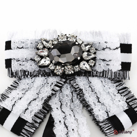 Брошь "White-black ribbon"