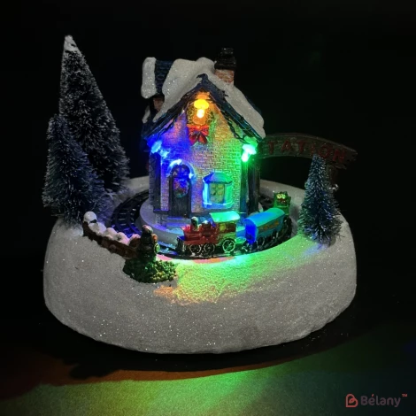 Новогодняя инсталляция с музыкой, двигающимся поездом и LED подсветкой "Magic tunnel"