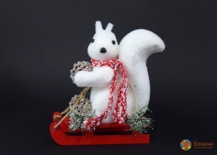 Игрушка "Белка на санках"