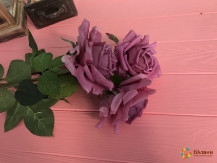 Ветка розы "Эквадор" фиолетовая