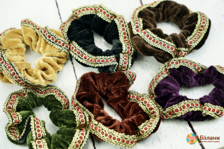 Гумка оксамитова з червоним кантом