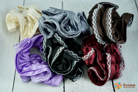 Атласна гумка з мереживним кантом об'ємна