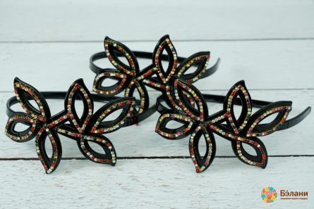 Обруч "Magic flower" черный с цветными стразами