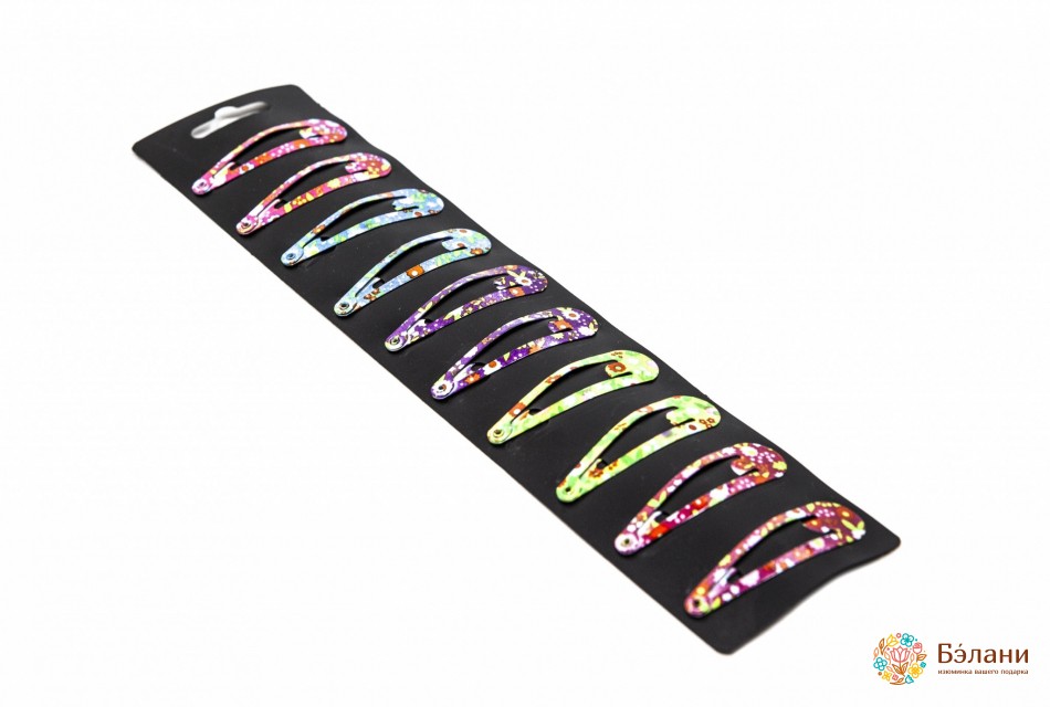 Защип на чорному листі