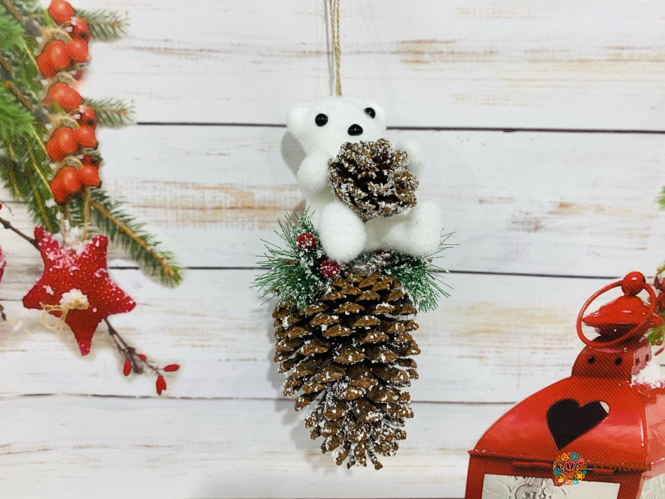 Елочная игрушка "Медвежонок на шишке"