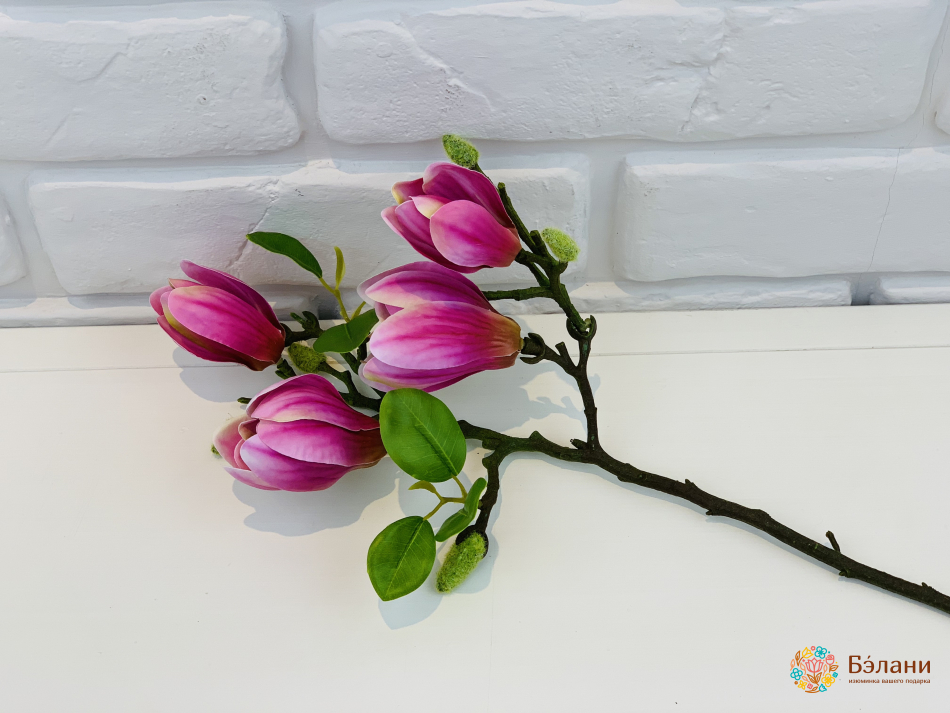 Ветка "Магнолии" фиолетовая