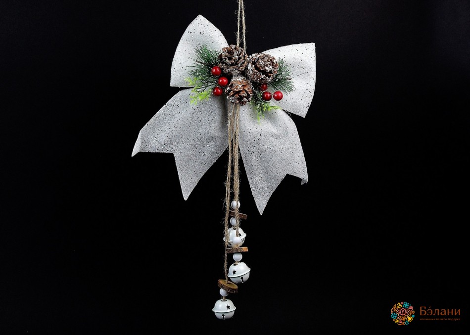 Новорічний декор "Бант з композицією та бубонцями"