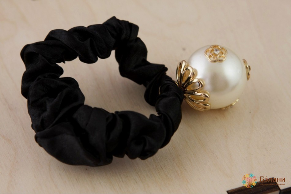 Гумка "Перлина в золоті" на чорному атласі