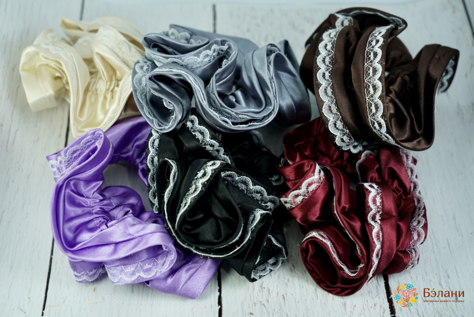 Атласна гумка з мереживним кантом об'ємна