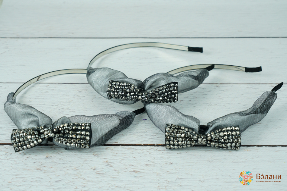 Обруч "Organza bow" с черными стразами