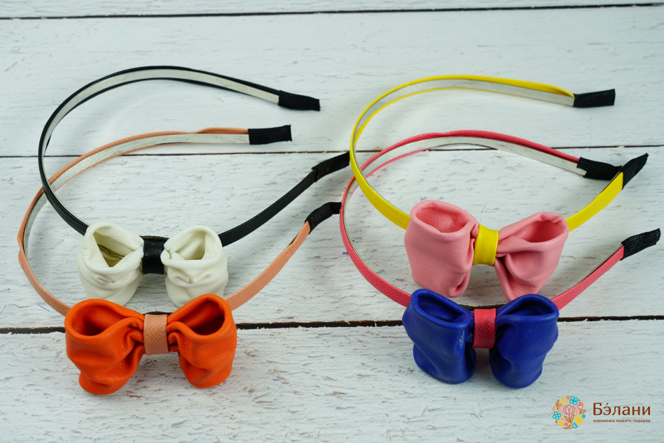 Обруч "Leather bow" цветной