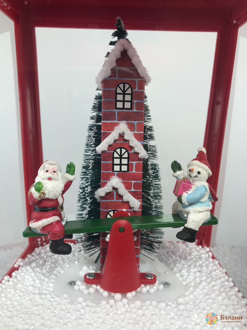 Фонарь со снегом средний красный | 2