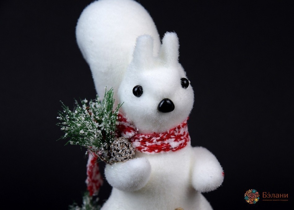 Новорічний декор "Білочка на санчатах"- | 2